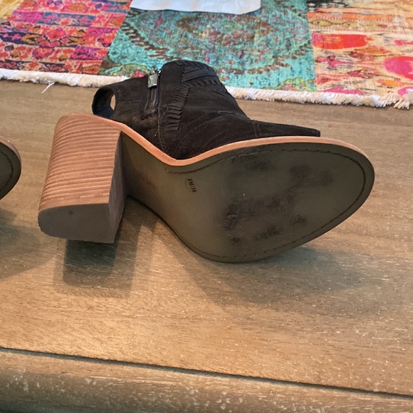 Vince Camuto Open toe booties - Picture 9 of 11